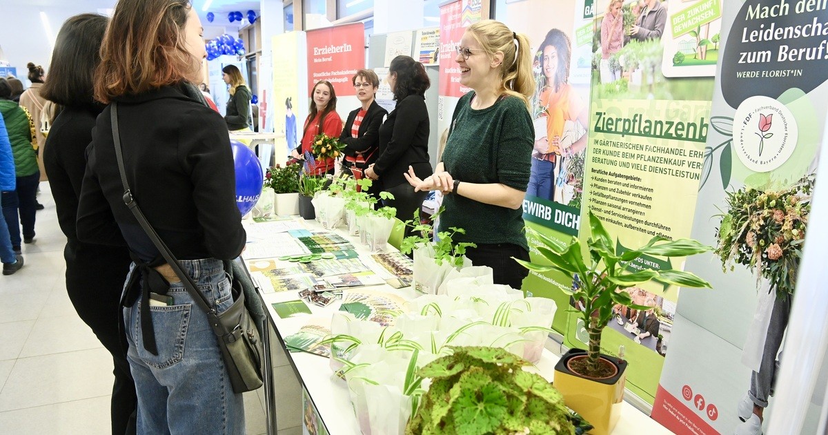 Berufsinfomesse-im-Gymnasium-Neutraubling